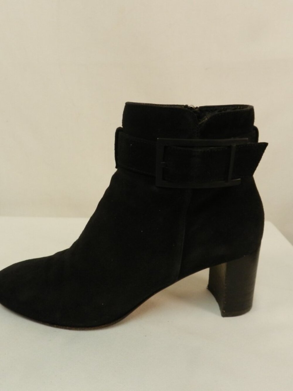 Aquatalia Suede black side Buckle Italy boots booties heels zip up Size Sz 7
